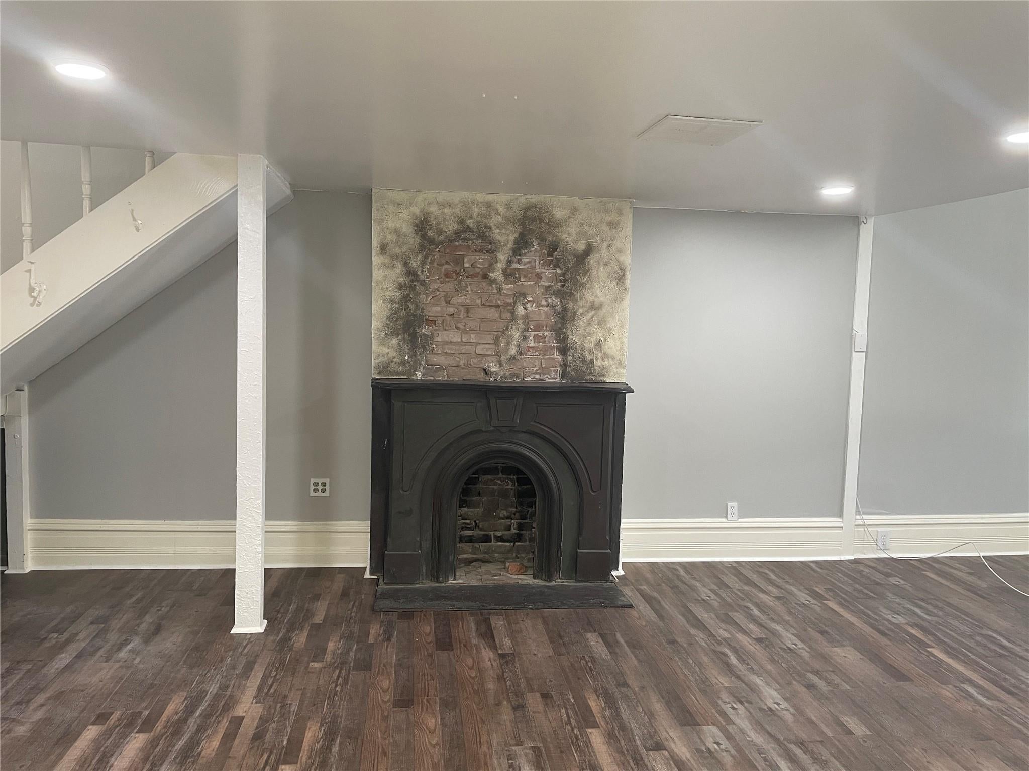 2116 Strand Street 202