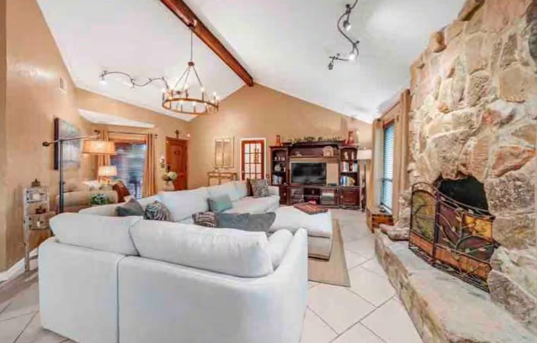 2526 Creekway Circle
