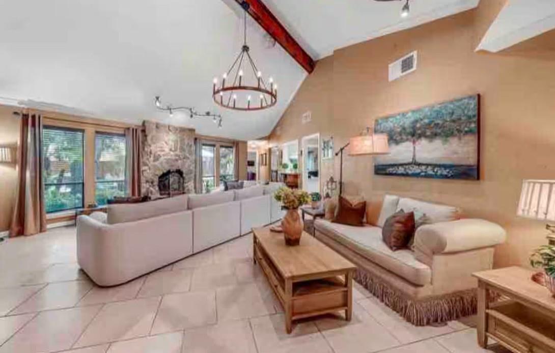 2526 Creekway Circle