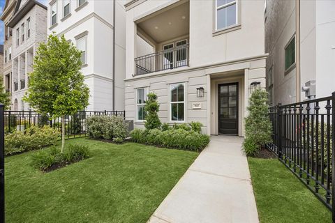 Photo of 3707 Somerset York Lane, Houston, TX 77055 (MLS # 67805796)