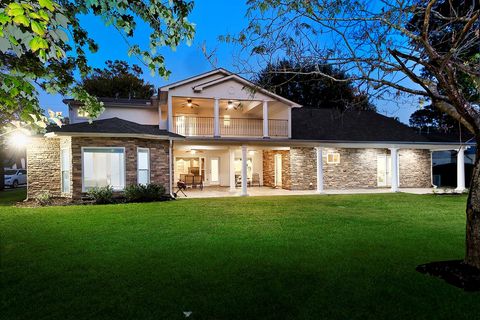 Photo of 13115 Mission Valley Drive, Houston, TX 77069 (MLS # 27844002)