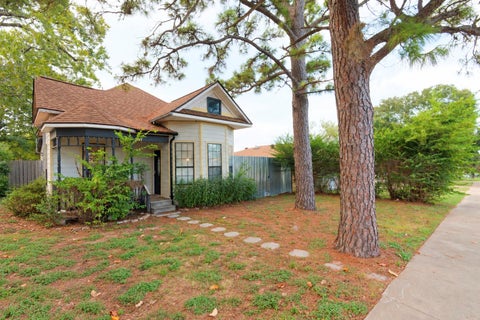 Photo of 207 Rippetoe Street, Brenham, TX 77833 (MLS # 51646671)