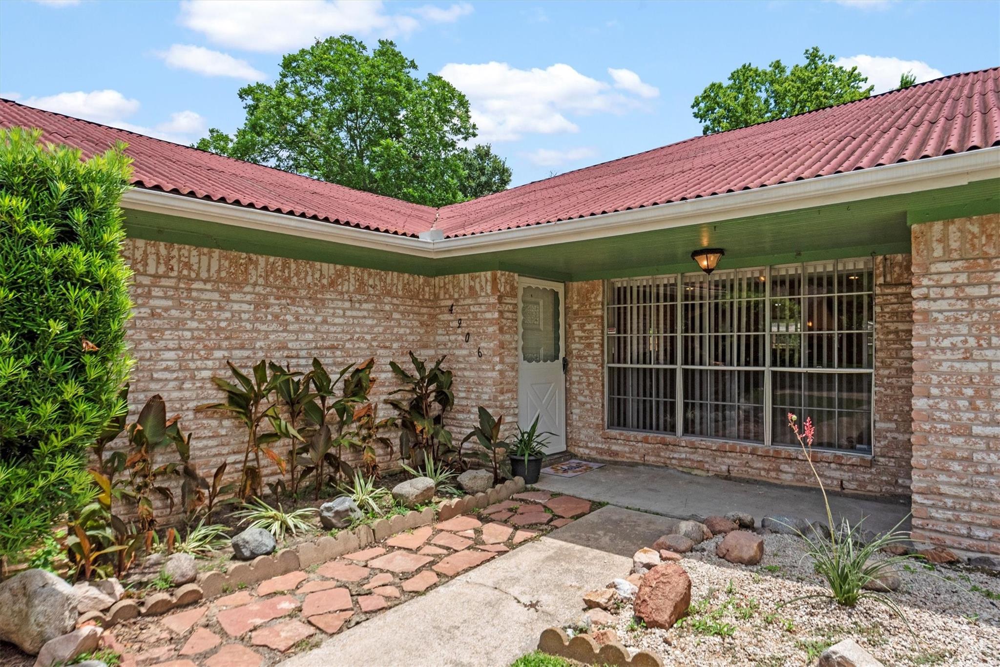 4906 Green Willow Lane