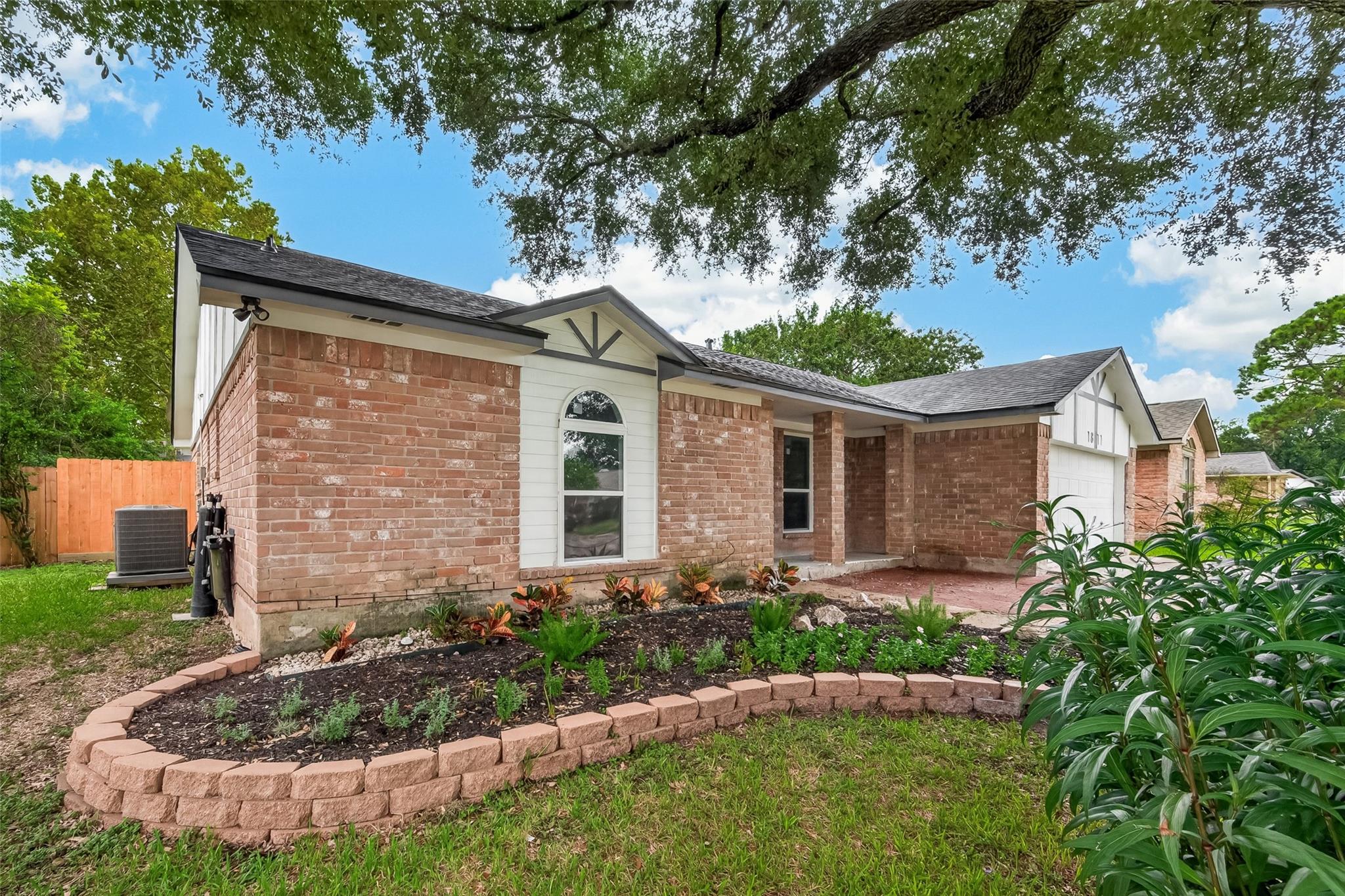 1811 Polley Court