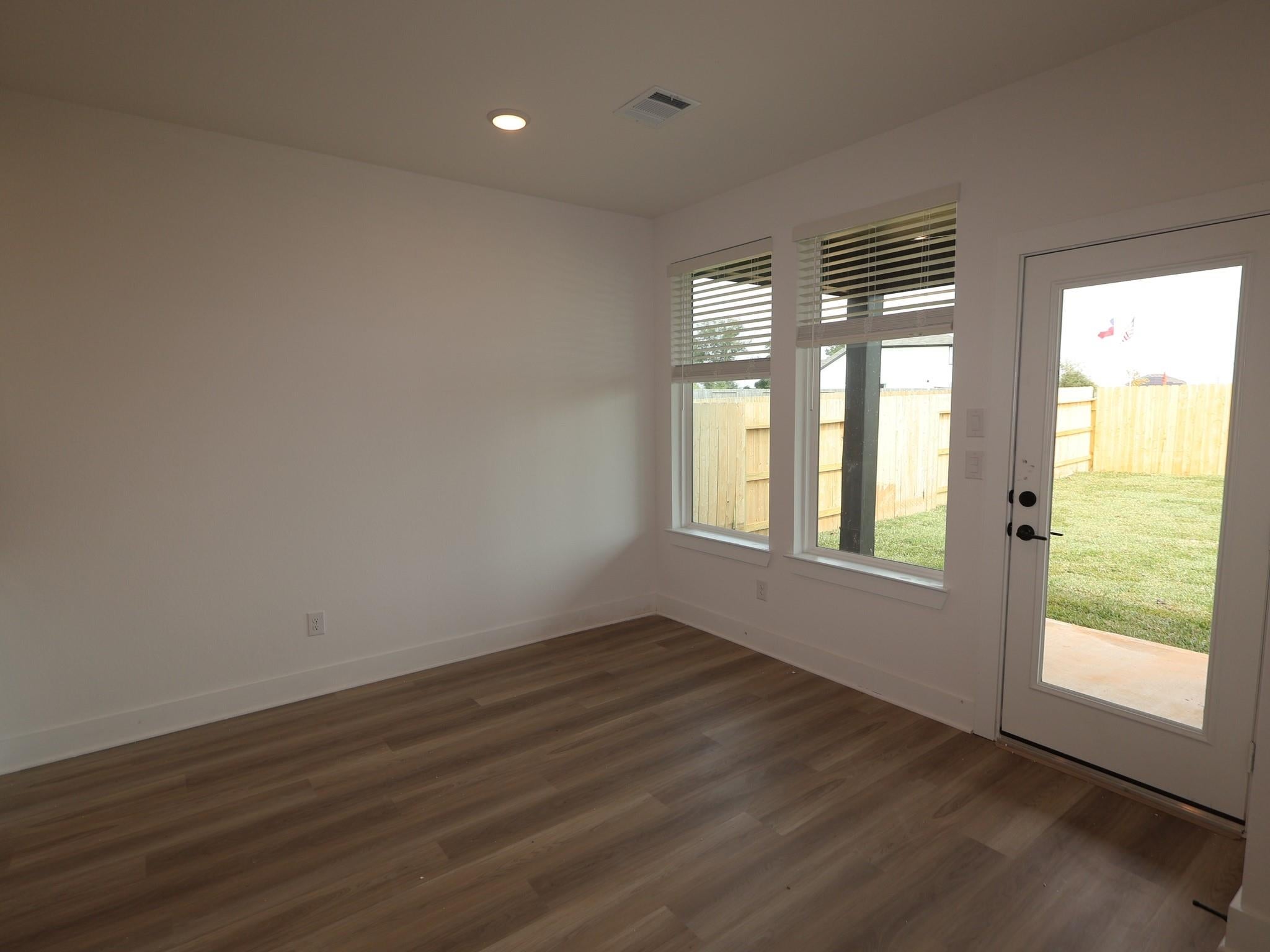 5719 Sunland Trail