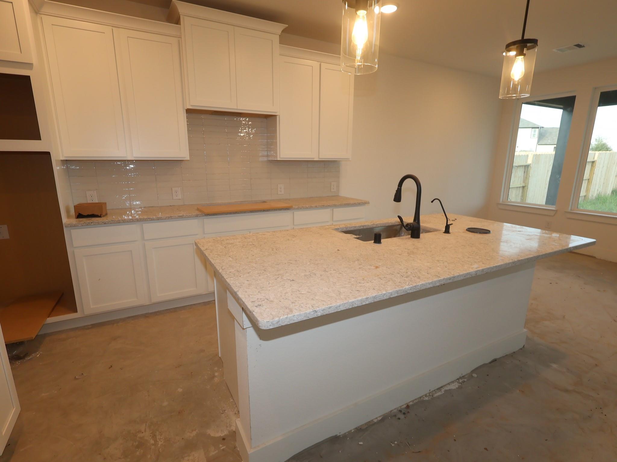 5719 Sunland Trail