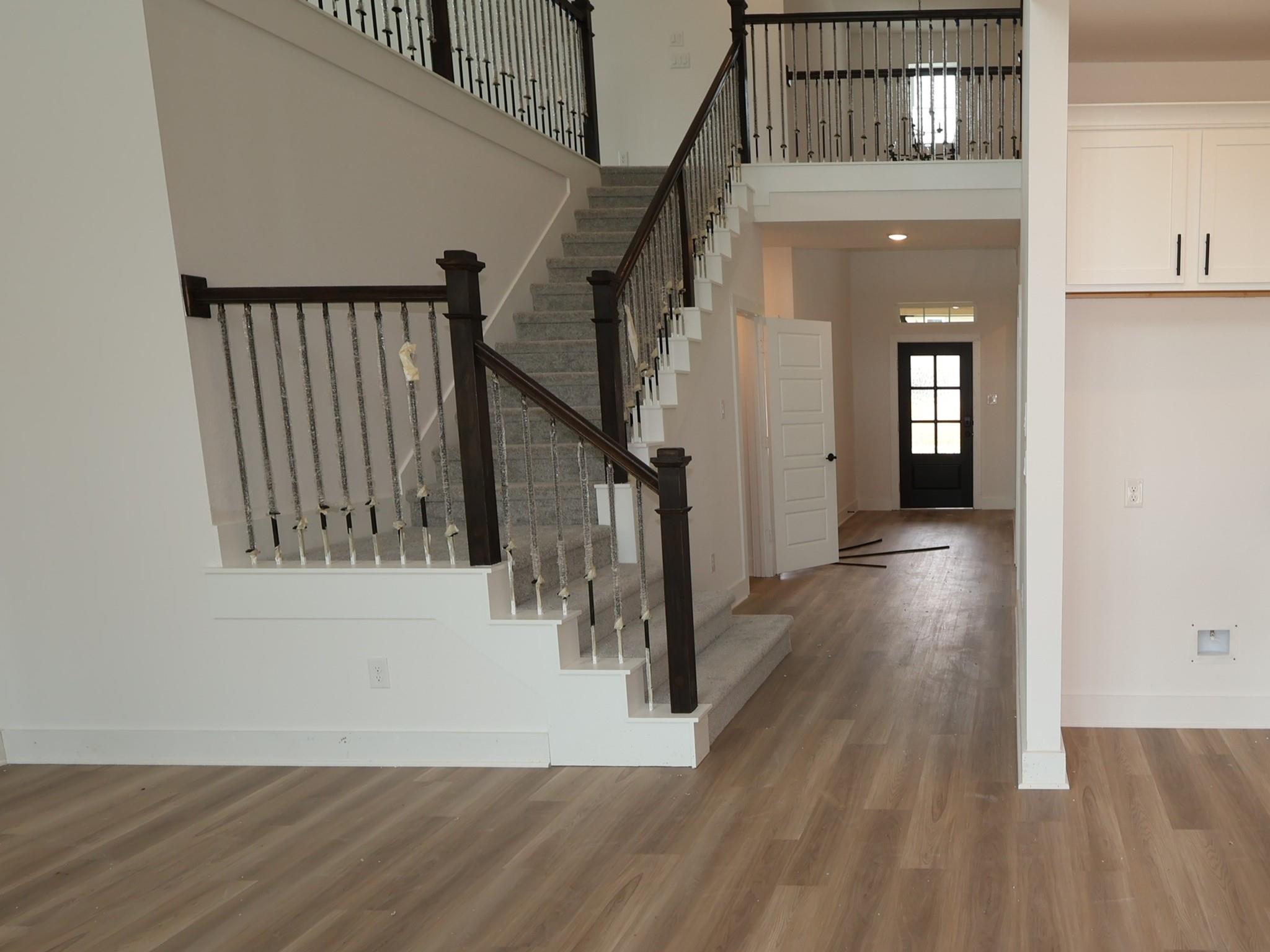 5719 Sunland Trail