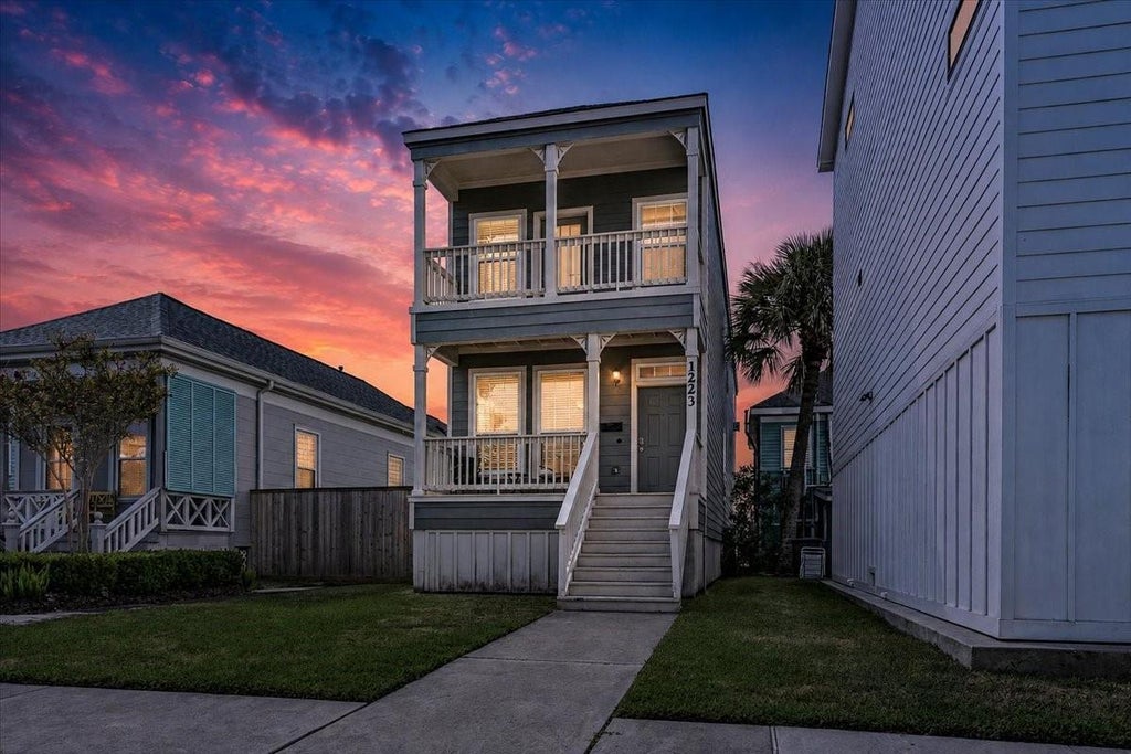 Photo of 1223 Avenue M, Galveston, TX 77550 (MLS # 65472539)