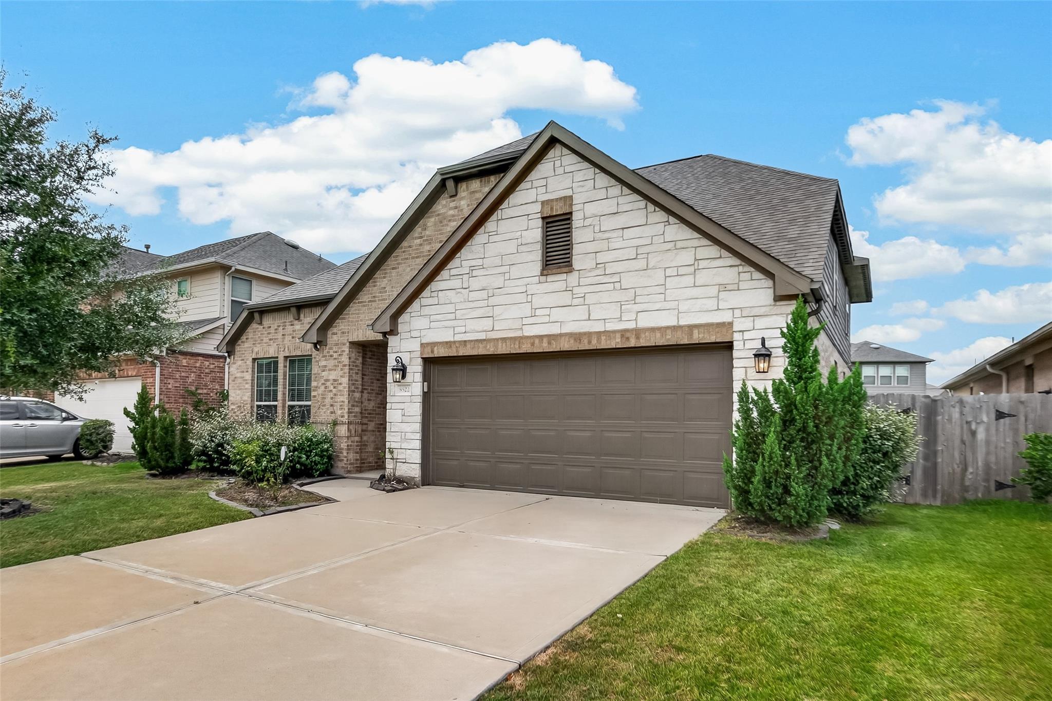 8522 Belfast Manor Ln