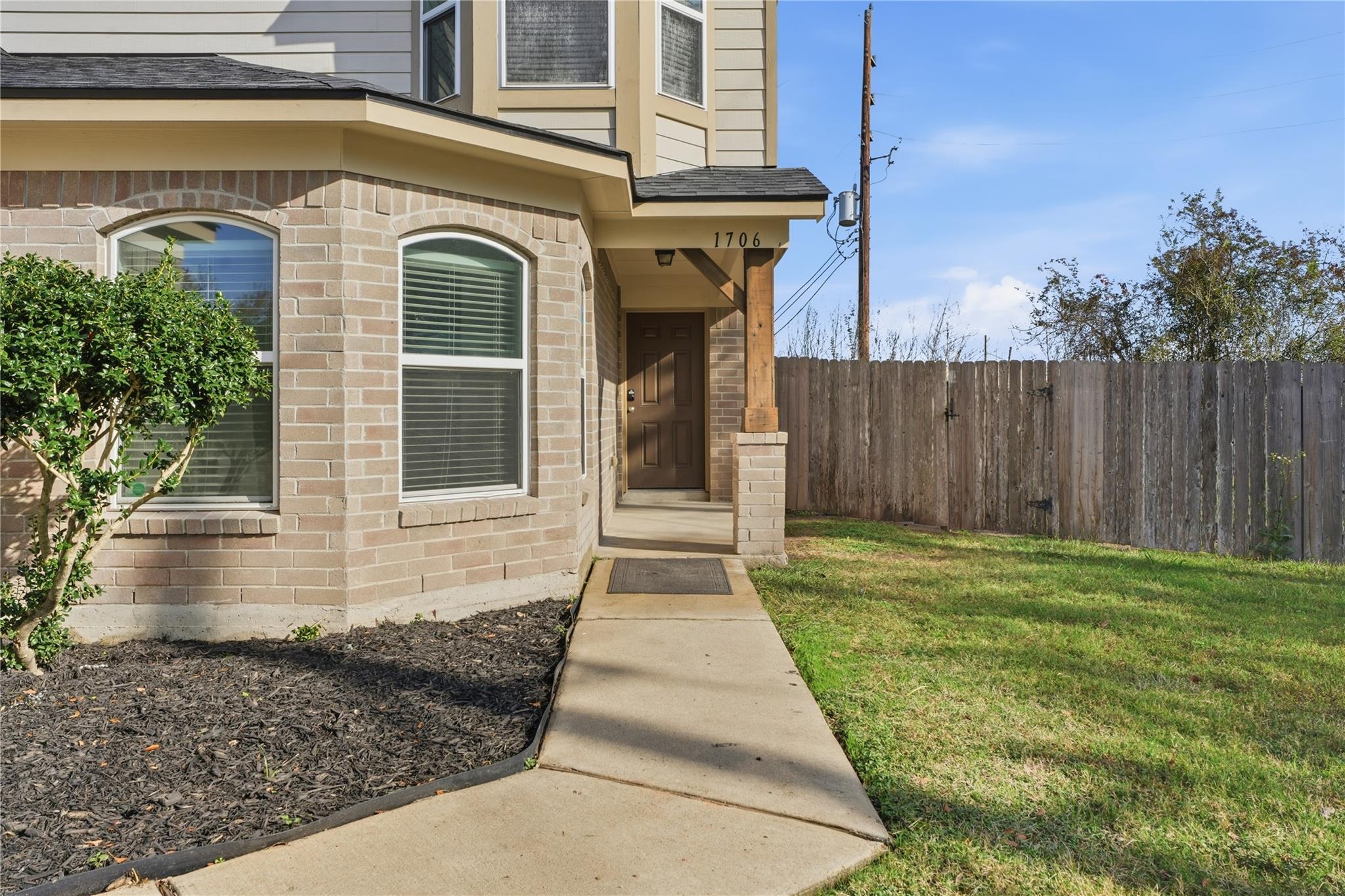 1706 Teal Bend Court