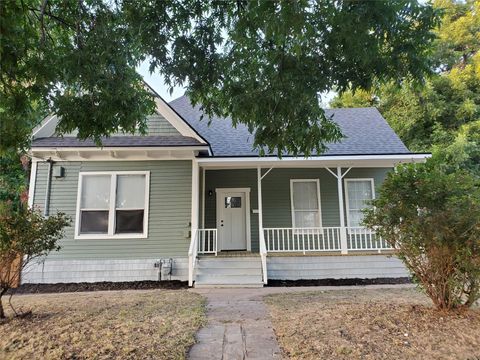 Photo of 417 Dallas Street, Waco, TX 76704 (MLS # 14396760)
