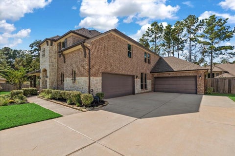 Homes For Sale - 207 Ladner Court<br/> Willis, TX 77318