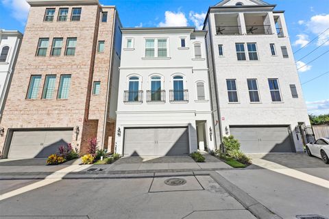 Photo of 3504 Bridgewater Oaks Lane, Houston, TX 77055 (MLS # 83815629)