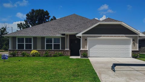 Photo of 601 Greystone Lane, Angleton, TX 77515 (MLS # 32903981)