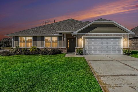 Photo of 601 Greystone Lane, Angleton, TX 77515 (MLS # 32903981)