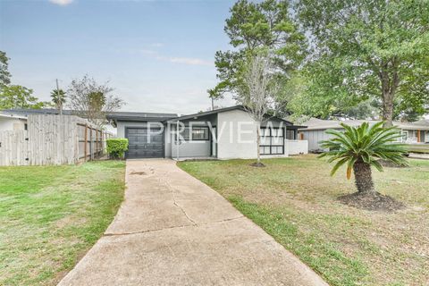Photo of 7522 Dearborn Street, Houston, TX 77055 (MLS # 4429103)