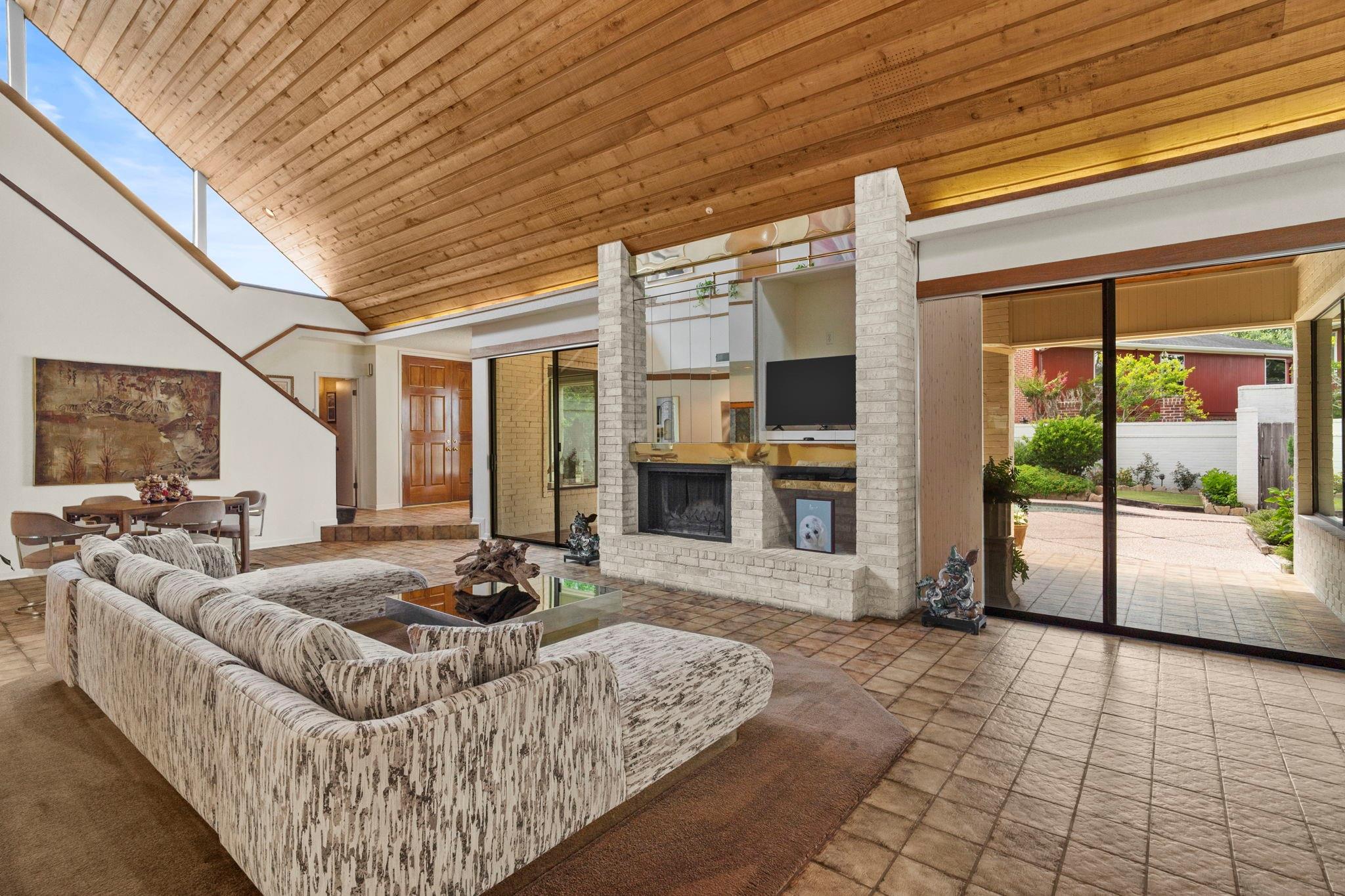 2707 Highland Court
