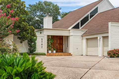 Photo of 2707 Highland Court, Sugar Land, TX 77478 (MLS # 22162021)
