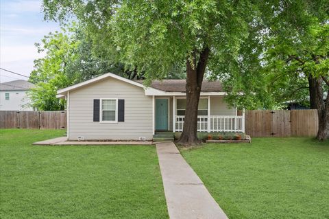 Photo of 623 S 1st Street, Conroe, TX 77301 (MLS # 60871756)