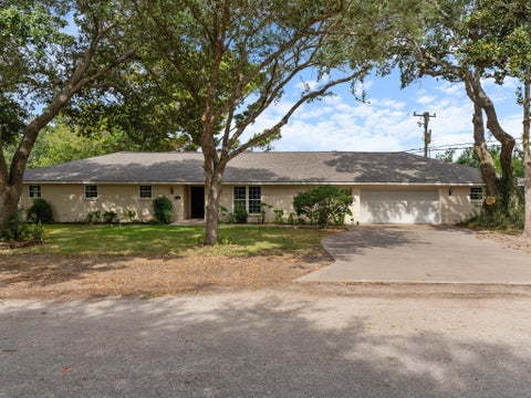 Photo of 1620 Baylor AVE, Bay City, TX 77414 (MLS # 21756738)