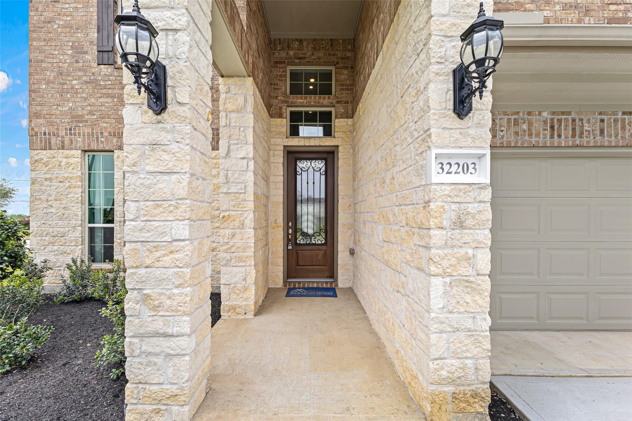 32203 Casa Linda Drive