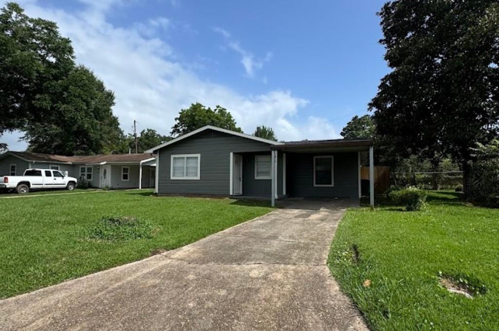 Photo of 1819 Lincoln Drive, Orange, TX 77630 (MLS # 7427226)