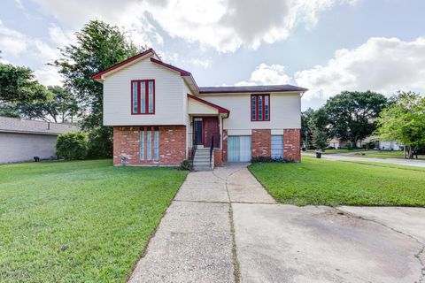 Photo of 15902 Timber Valley Drive, Houston, TX 77070 (MLS # 45175318)