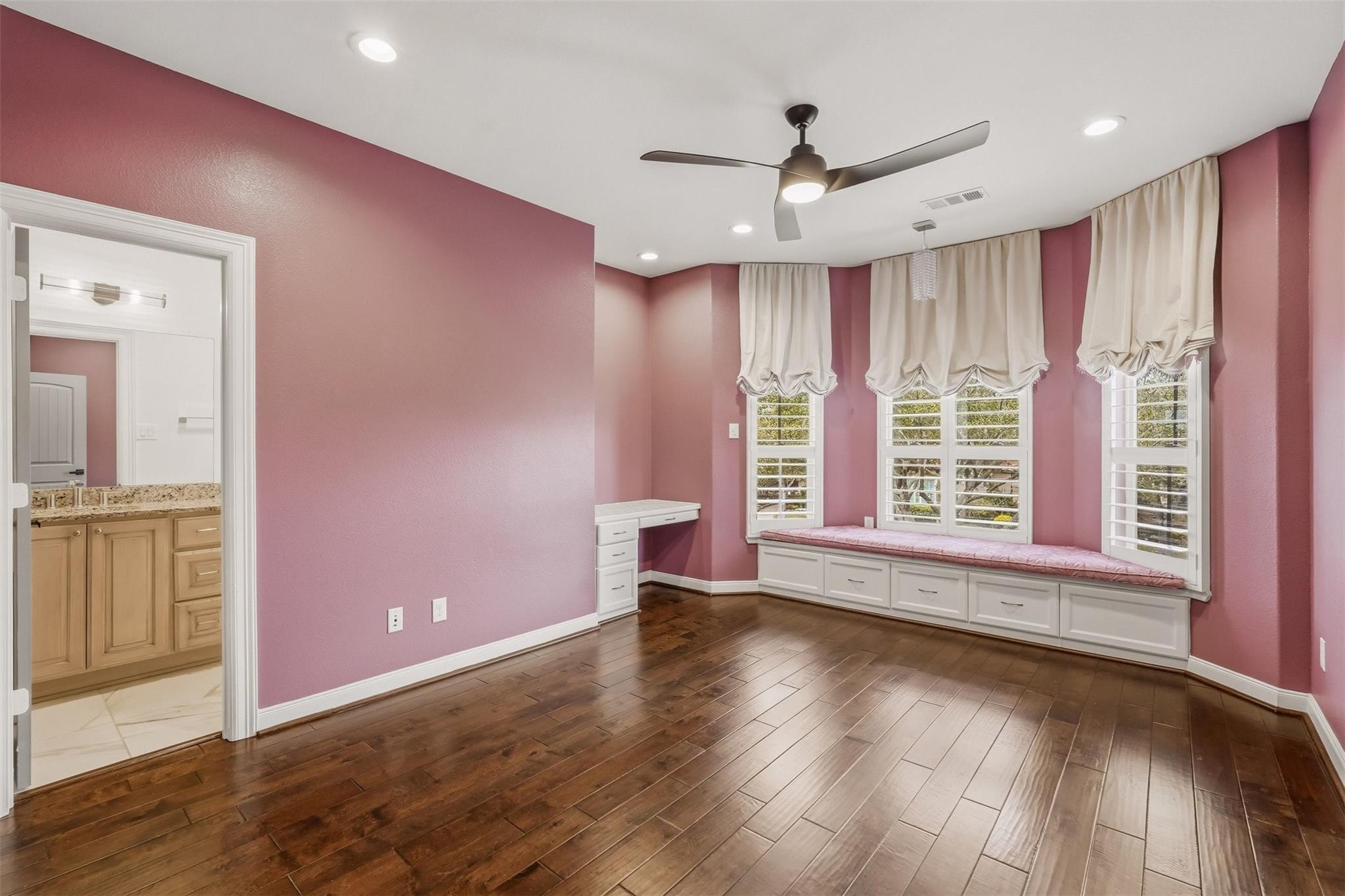 Sugar Land, Texas, 77479, United States, 5 Bedrooms Bedrooms, ,7 BathroomsBathrooms,Residential,Active,2023388