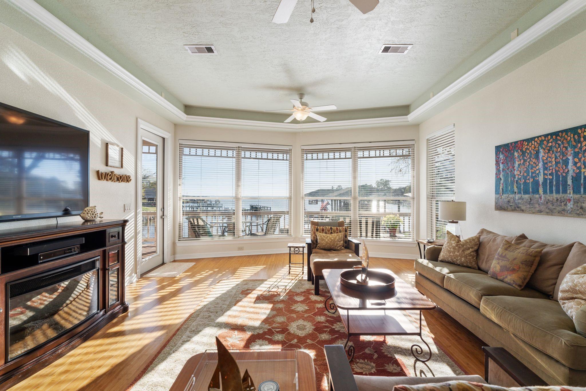 129 Lakeshore Drive