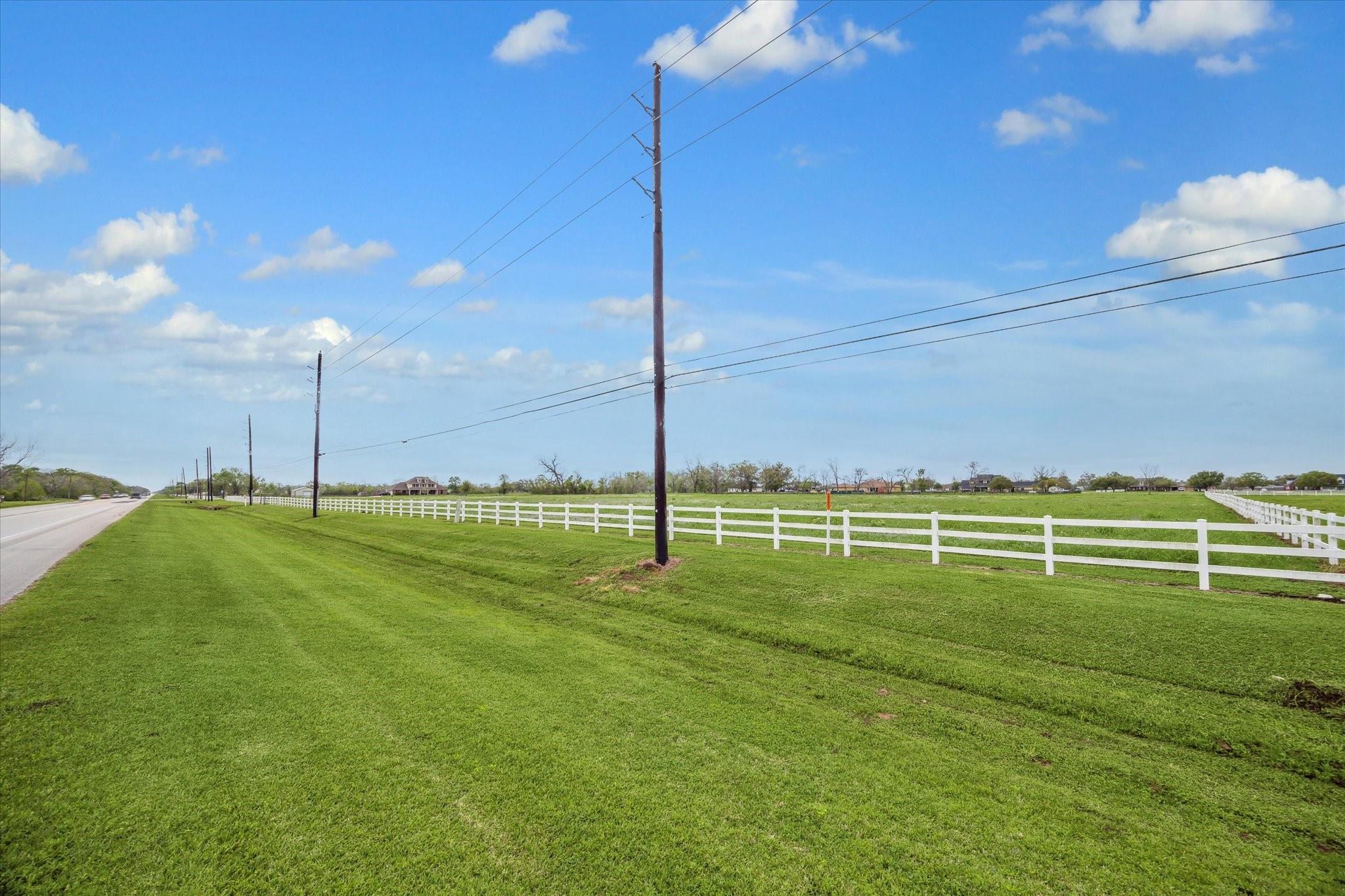 2819 W Fm 1462