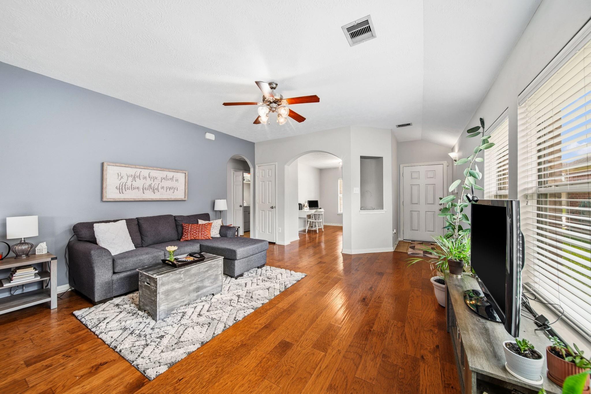 3414 Oaklawn Place Drive