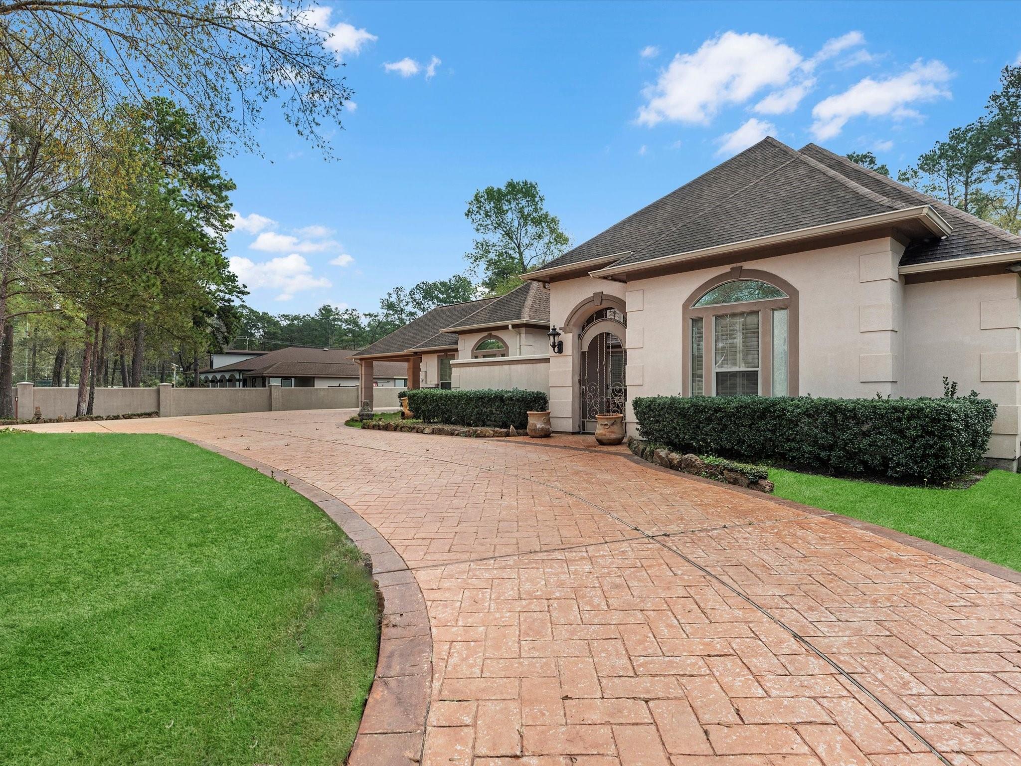 19652 Riverwalk Drive