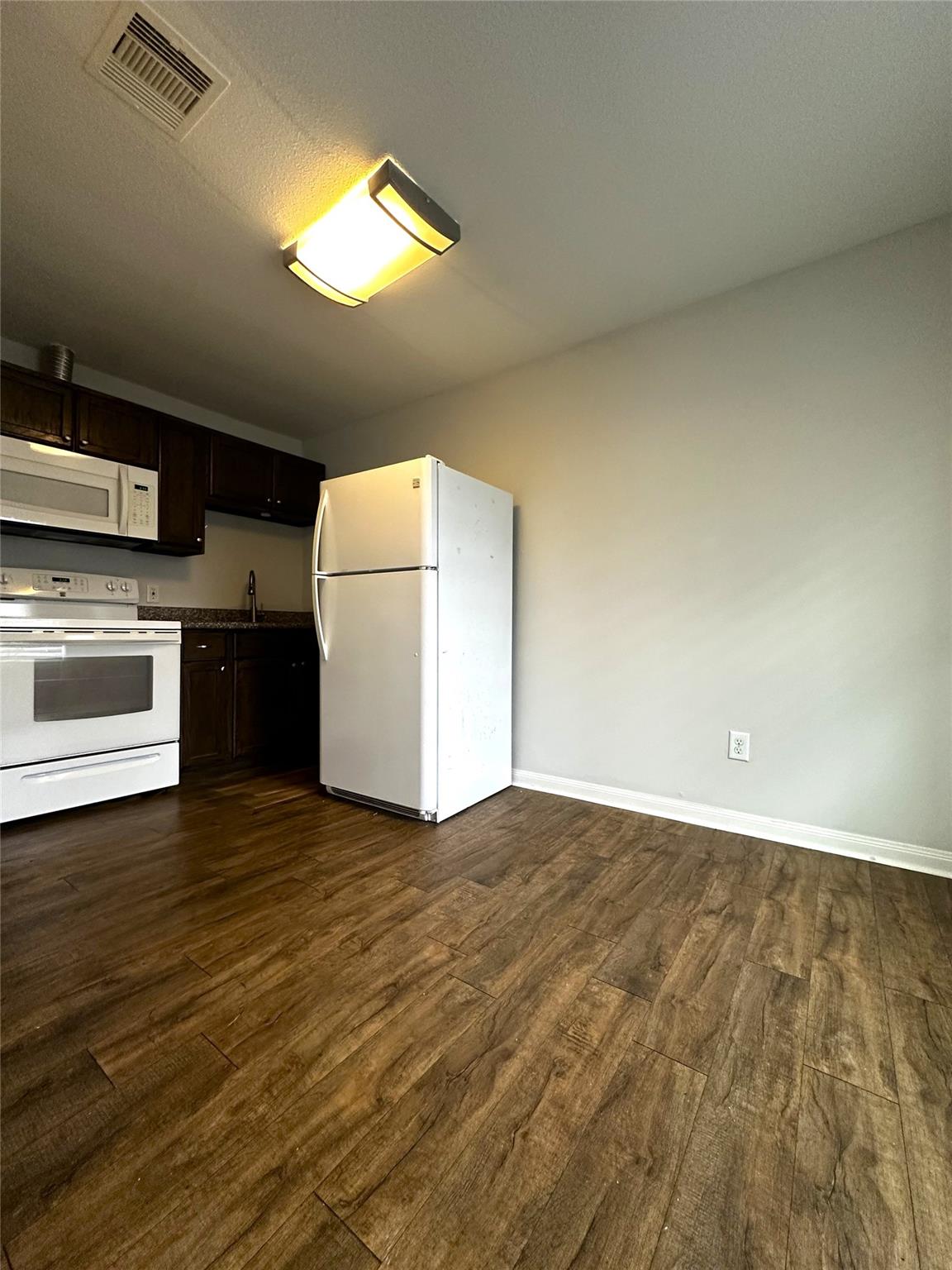 507 Houston Street 8