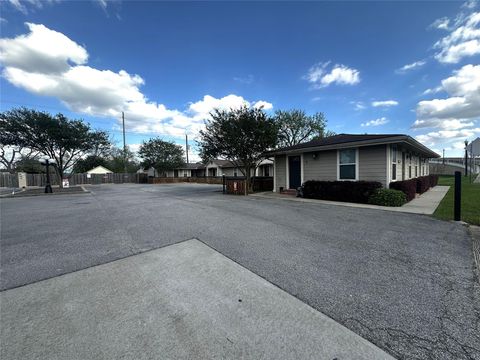 Photo of 507 Houston Street #8, Rosenberg, TX 77471 (MLS # 78548579)