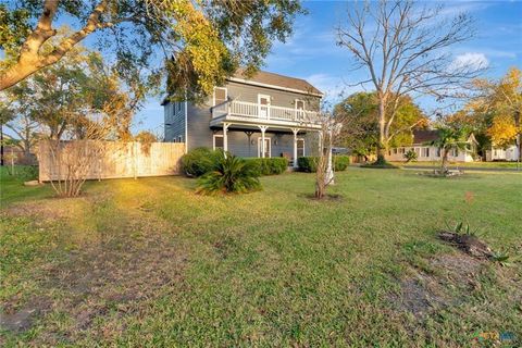 Photo of 411 S Washington Street, El Campo, TX 77437 (MLS # 77724925)