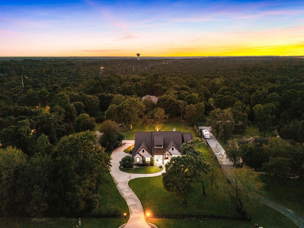 Photo of 8989 Stone Oak Drive, Montgomery, TX 77316 (MLS # 88007138)