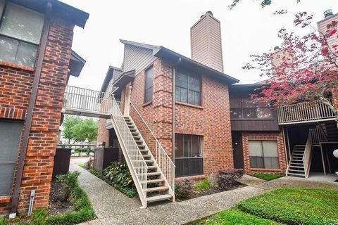 Photo of 3150 Walnut Bend Lane #502, Houston, TX 77042 (MLS # 65101822)