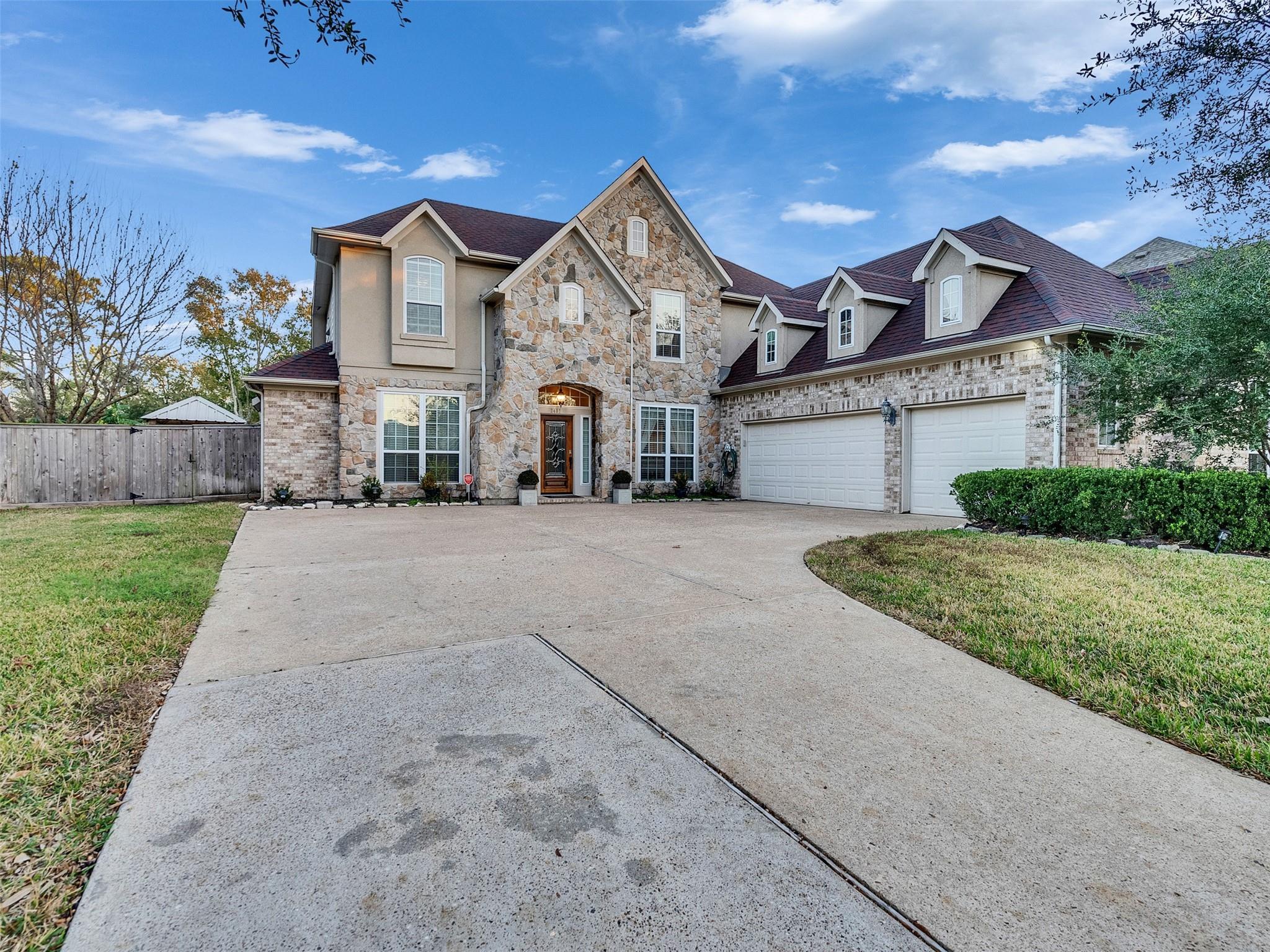2407 Beacon Pointe