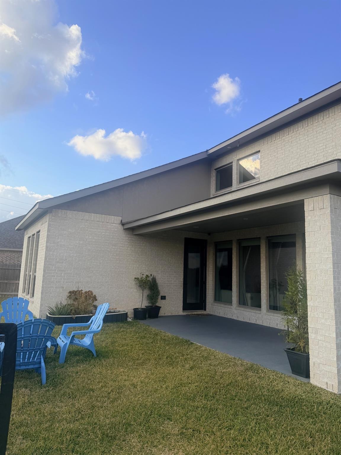 8702 Harbor Pines Drive