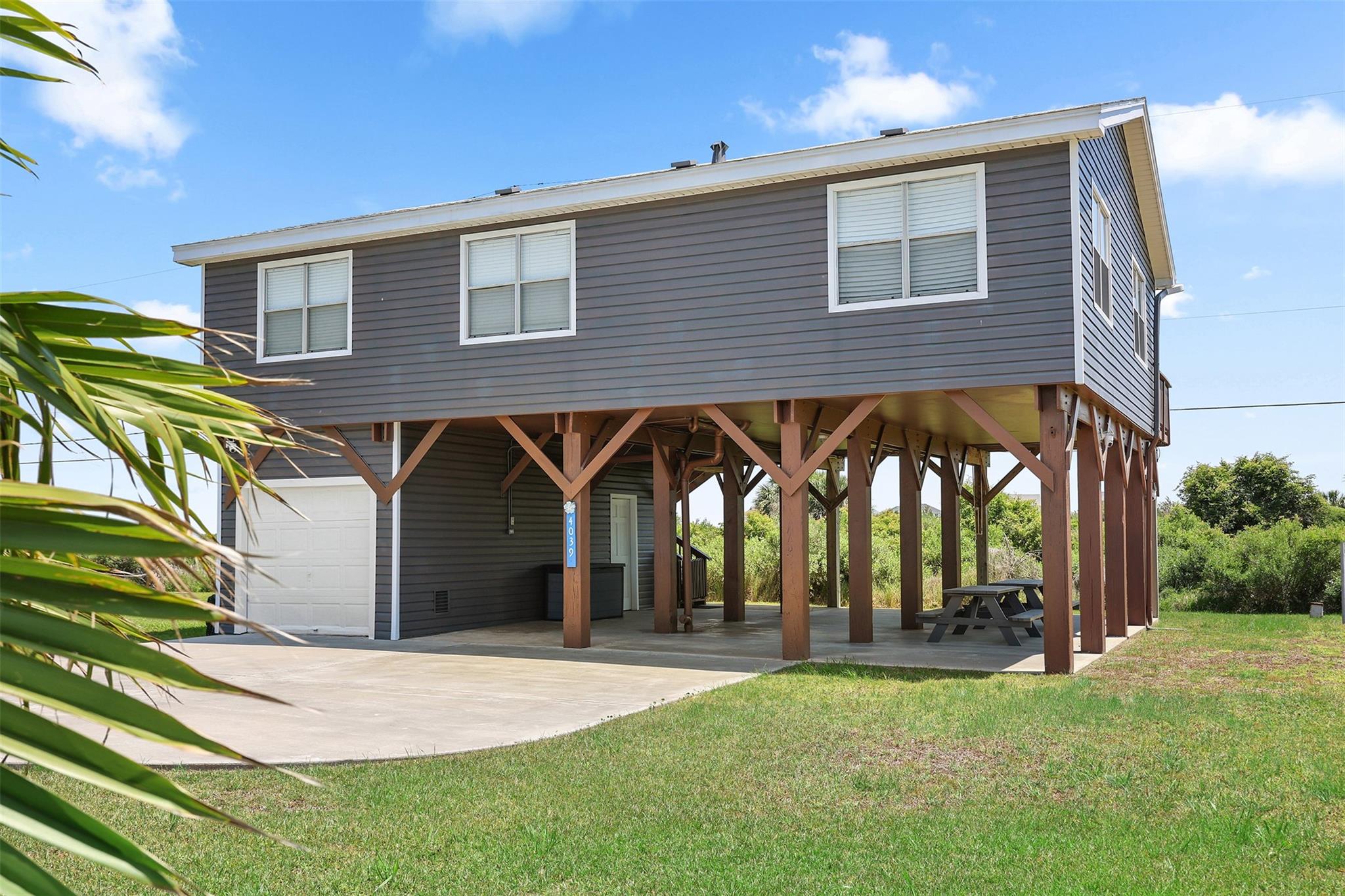 4039 San Jacinto Drive