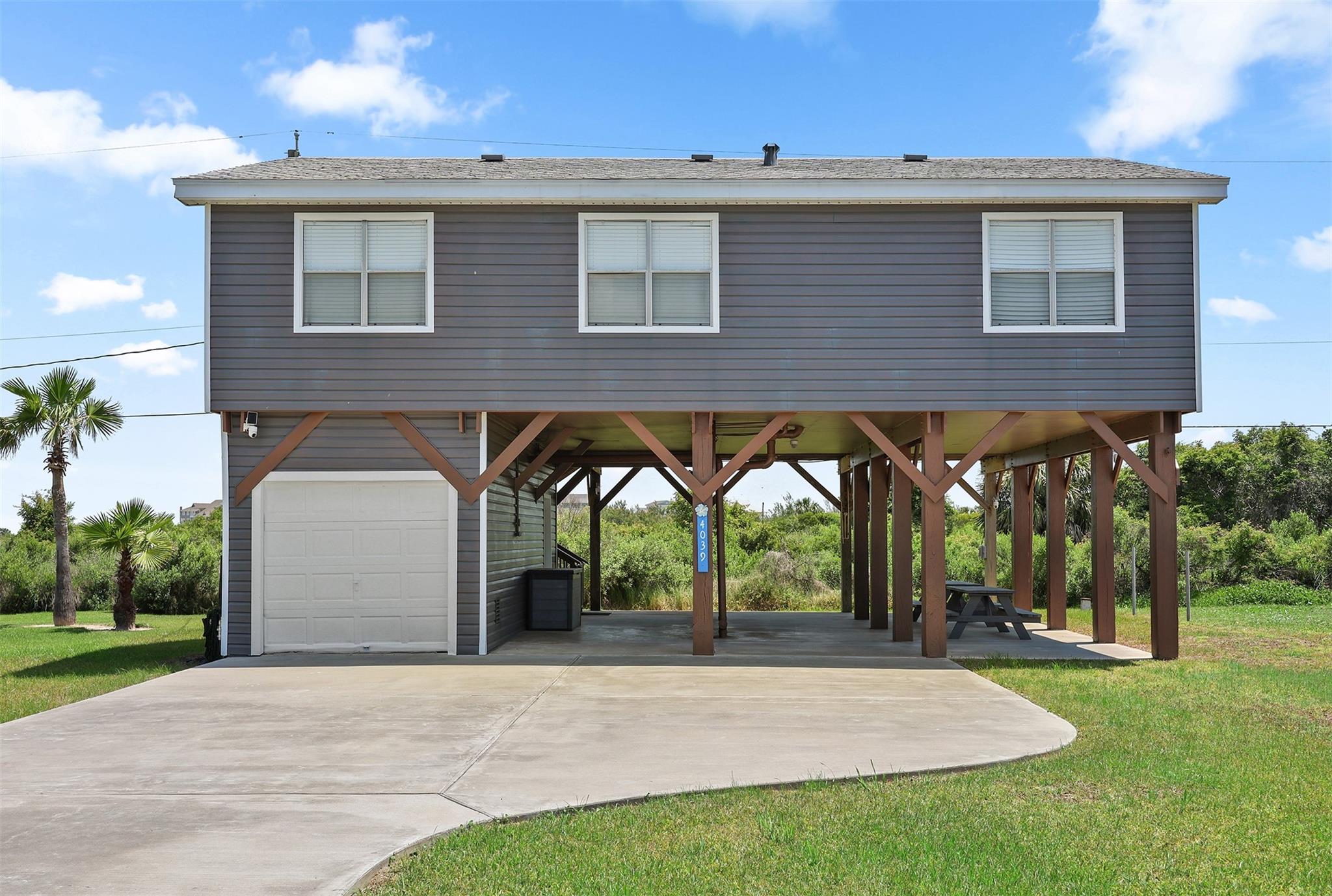 4039 San Jacinto Drive