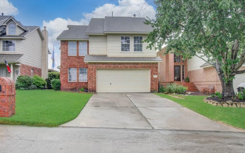 Photo of 108 April Cove, Conroe, TX 77356 (MLS # 72098831)