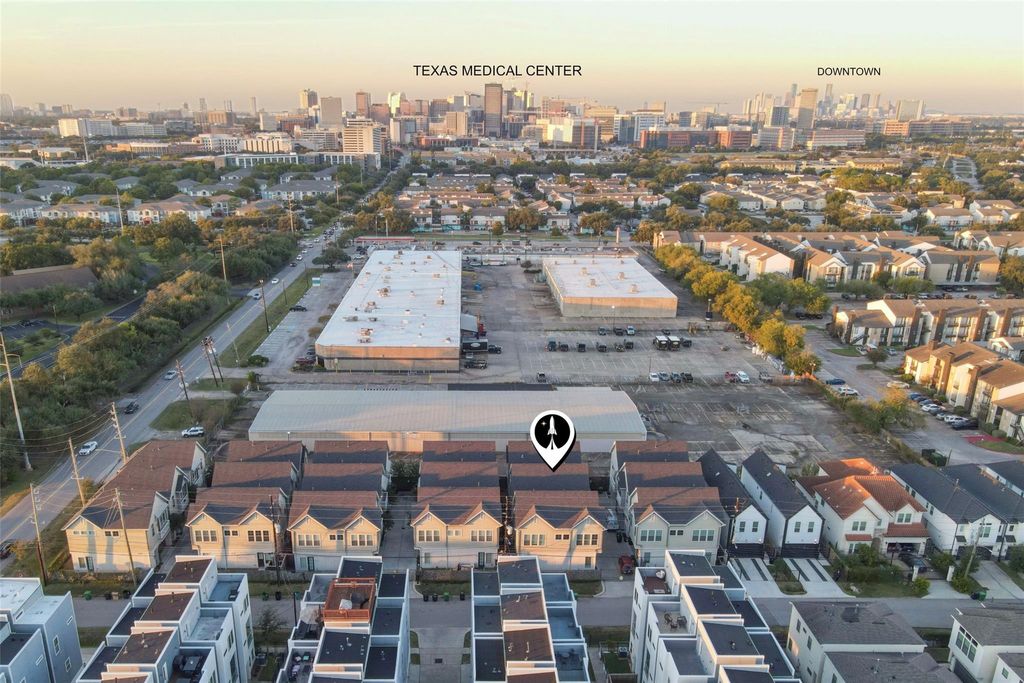 Photo of 2115 Naomi Street #B, Houston, TX 77054 (MLS # 97435004)