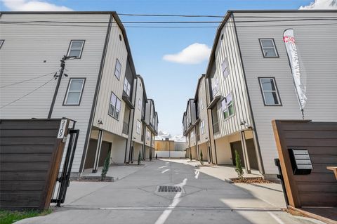 Photo of 2109 Marnel Road #C, Houston, TX 77055 (MLS # 36732221)