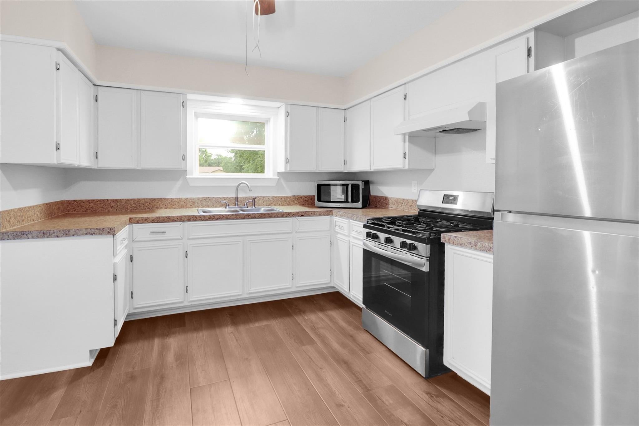 1606 W Humble Street