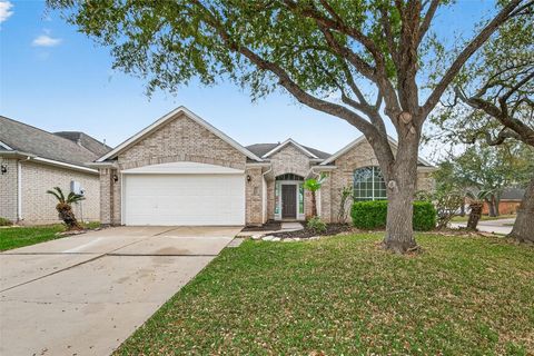 Photo of 3143 Oakwood Run Drive, Sugar Land, TX 77498 (MLS # 71835996)