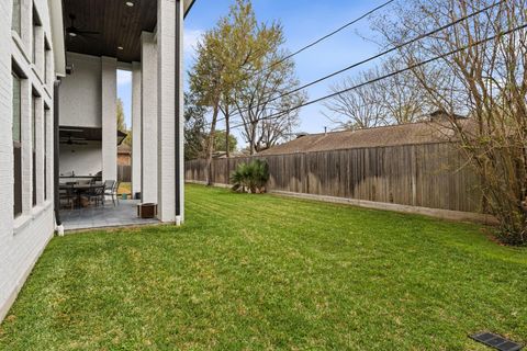 Tiny photo for 1026 Traweek Street, Houston, TX 77055 (MLS # 54229629)