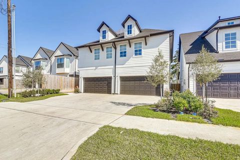 Photo of 5111 Briscoe Street #B, Houston, TX 77033 (MLS # 14848660)