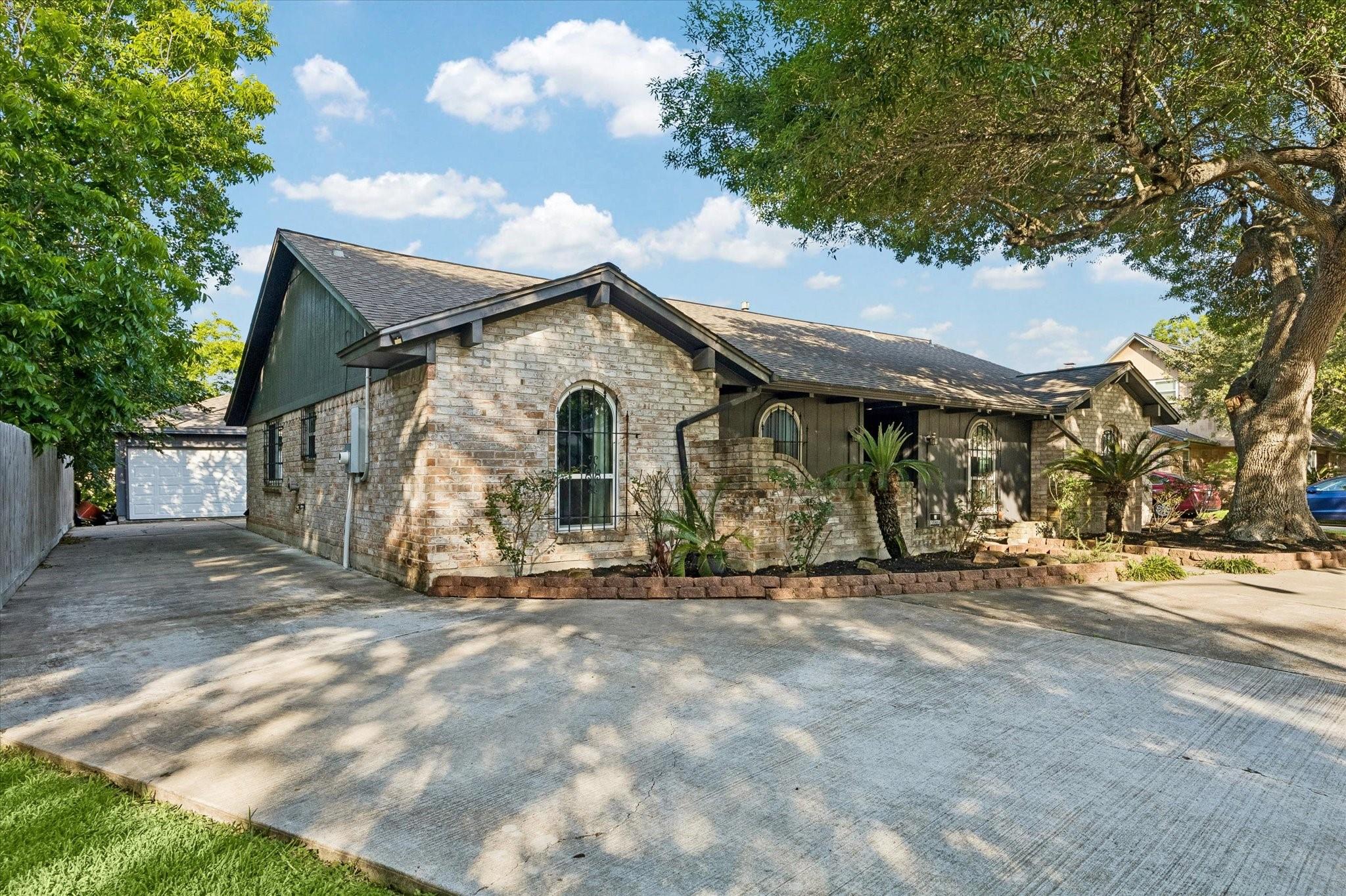 306 Lafayette Lane