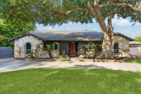Photo of 306 Lafayette Lane, League City, TX 77573 (MLS # 94267000)